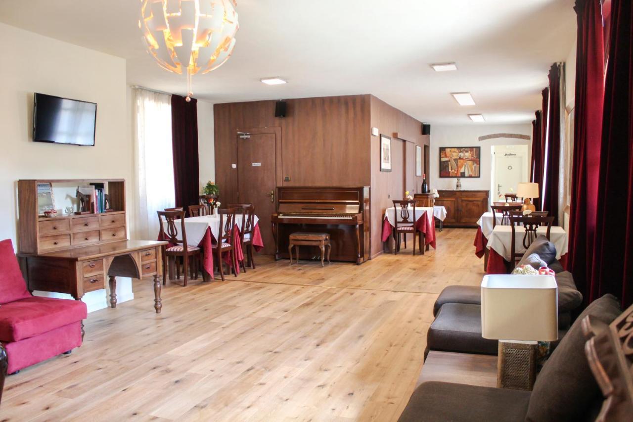 Le Stanze Della Musica Hotel Borgomale ภายนอก รูปภาพ